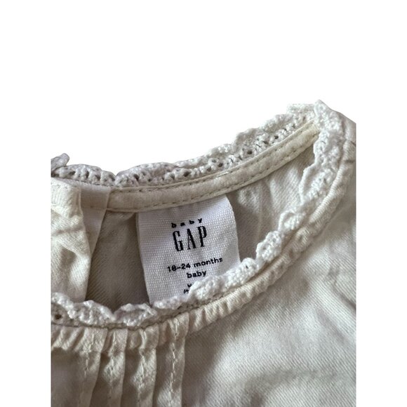 Baby GAP Off White Pintuck Shirred Neckline Top Baby Girls Size 18-24 months Ver - Picture 3 of 4